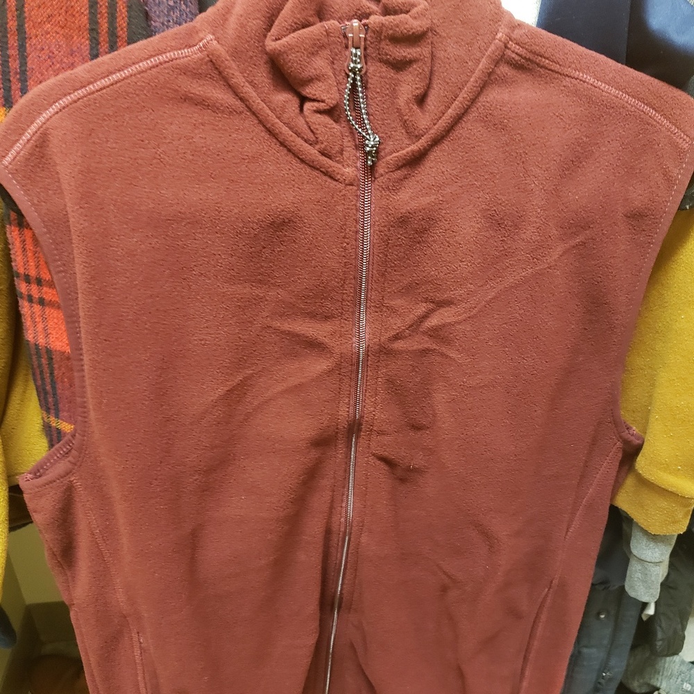 St Johns Bay Zipper Vest Maroon Like New